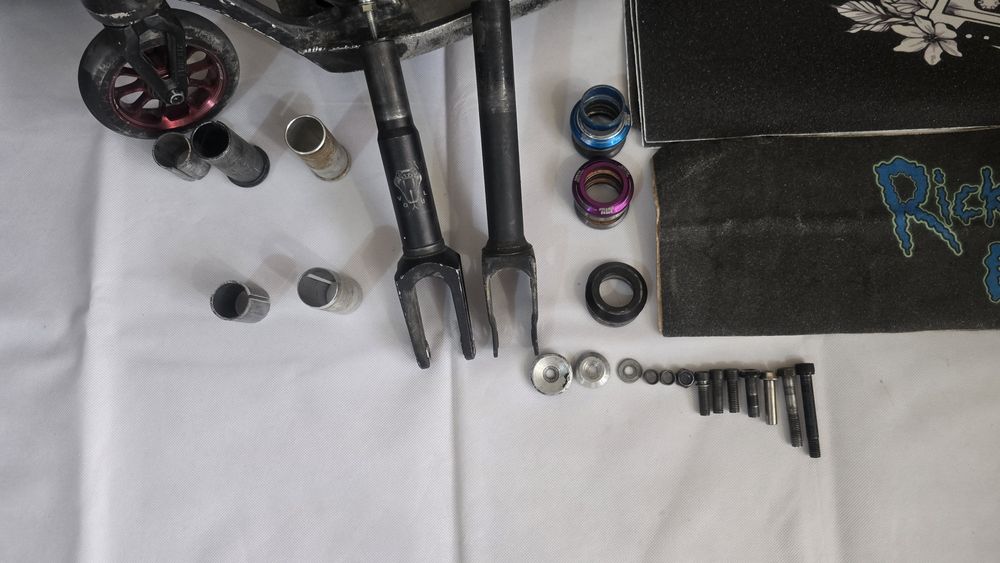 Продам запчасти на трюковой самокат