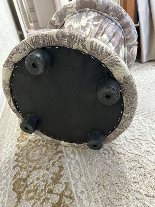 Продам пуфик в отличном состоянии