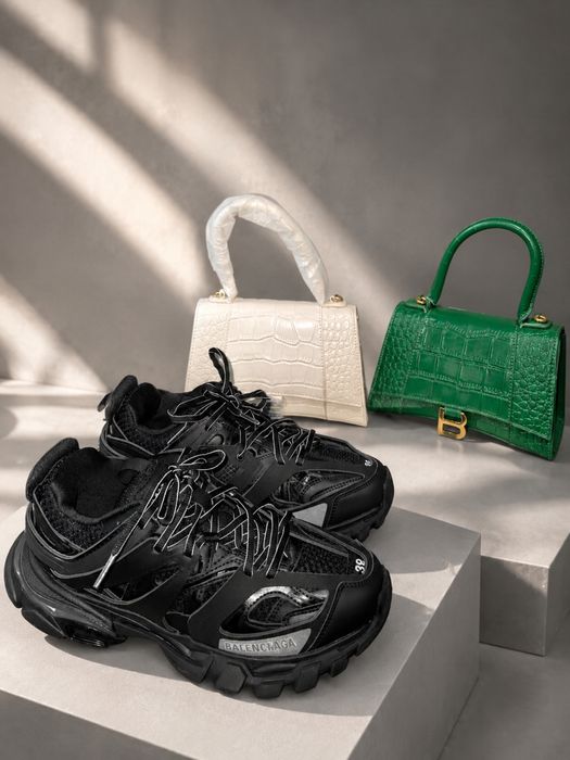 ЧАНТИ Balenciaga,Jacquemus,Chanel,Valentino!!! Налични Топ модели