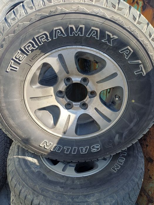 Продам  шины б/у