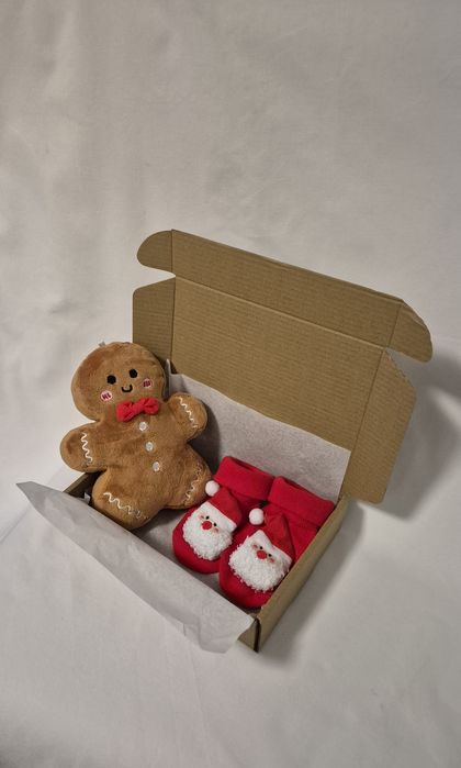 Коледен подарък - чорапи и плюшена играчка в кутия
