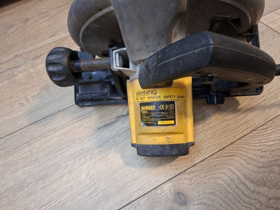 Circular dewalt dw62