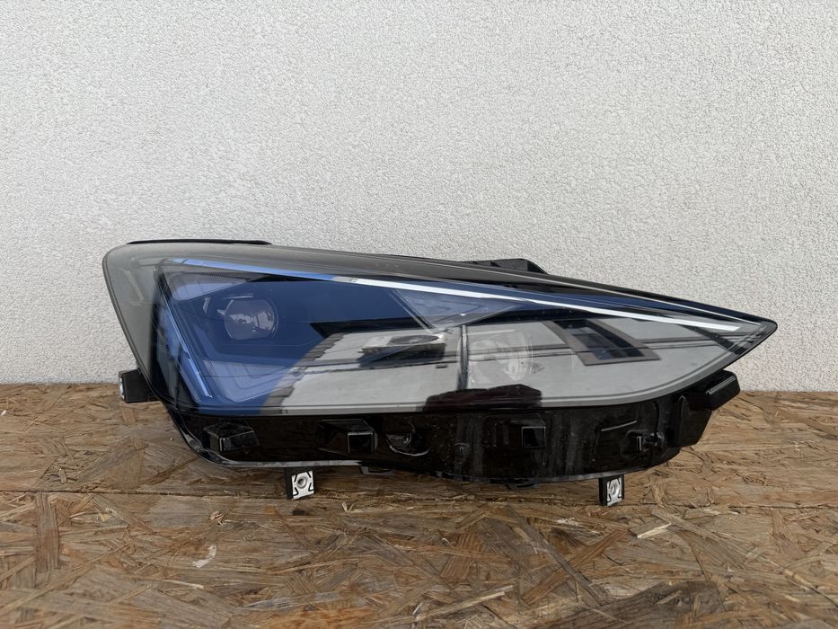 Far dreapta Seat Leon IV Facelift 2025 2026 Full LED MATRIX Original Europa