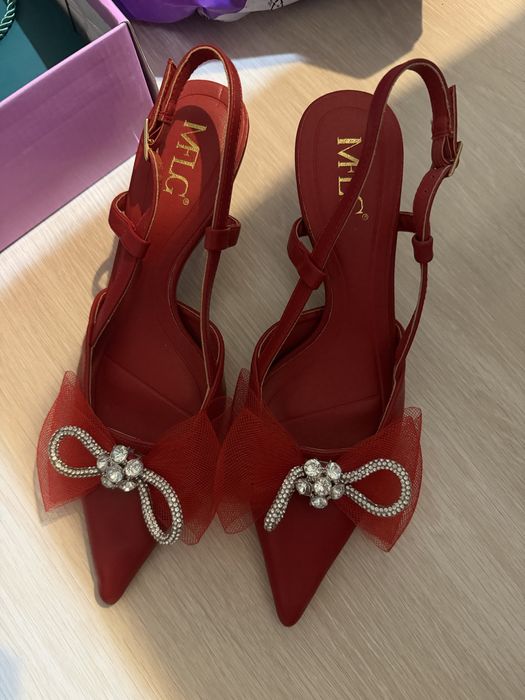 Туфли красные новые
