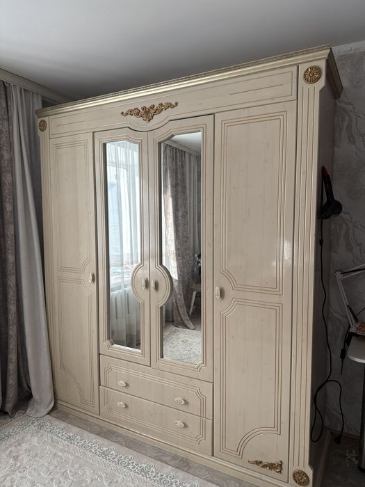 Продам шкаф в идеальном сосстоянии