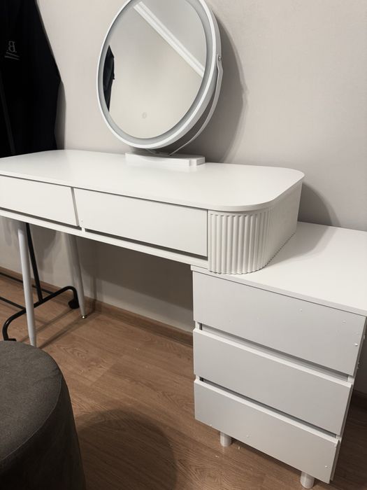 туалетный столик с зеркалом