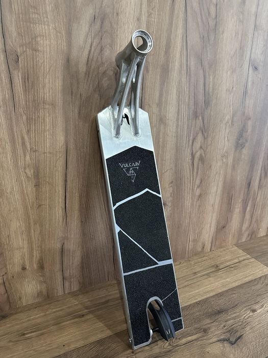 Дека на трюковой самокат Vulcan