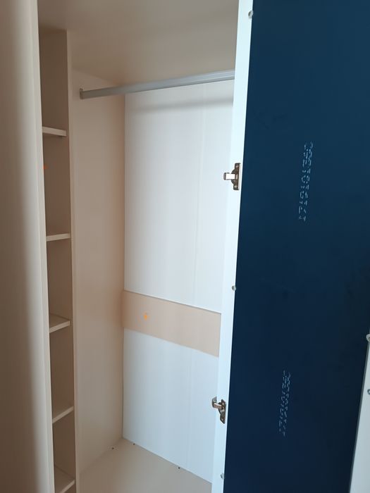 Продаётся угловой шкаф.