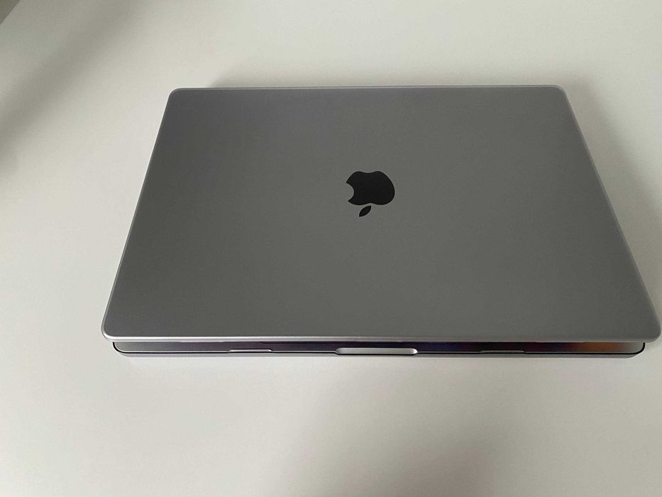 Матовый защитный чехол HardShell Case для MacBook Pro 16.2"