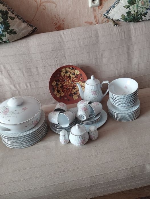 Продам сервис на 8 персон