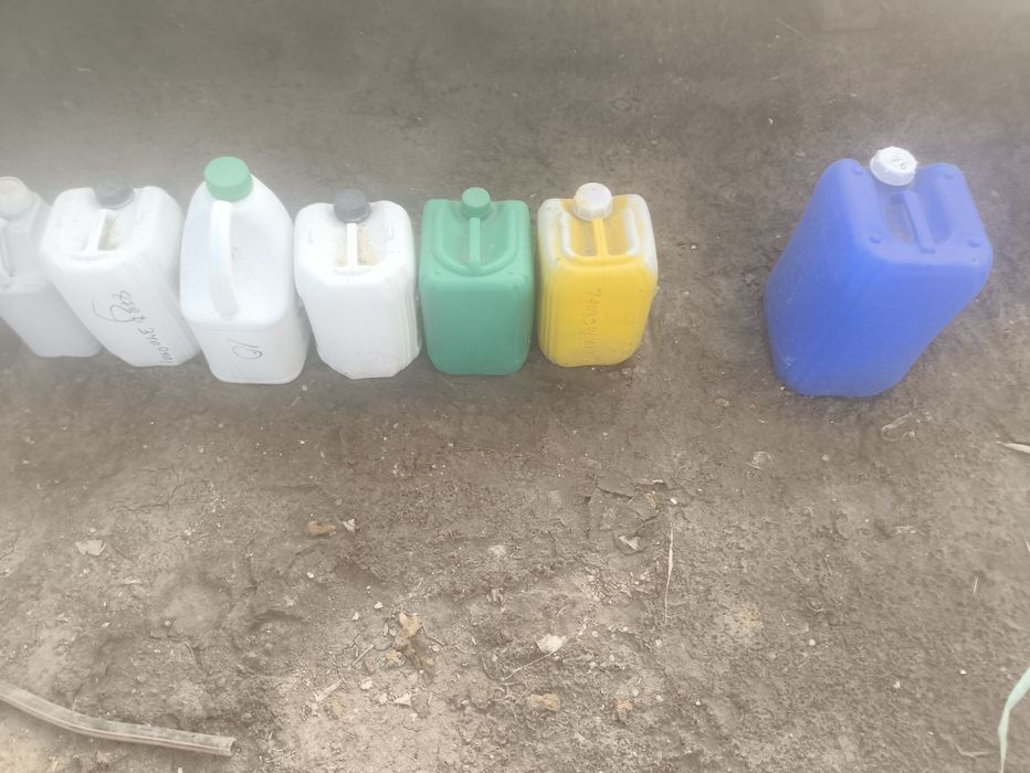 Продам пластиковые канистры