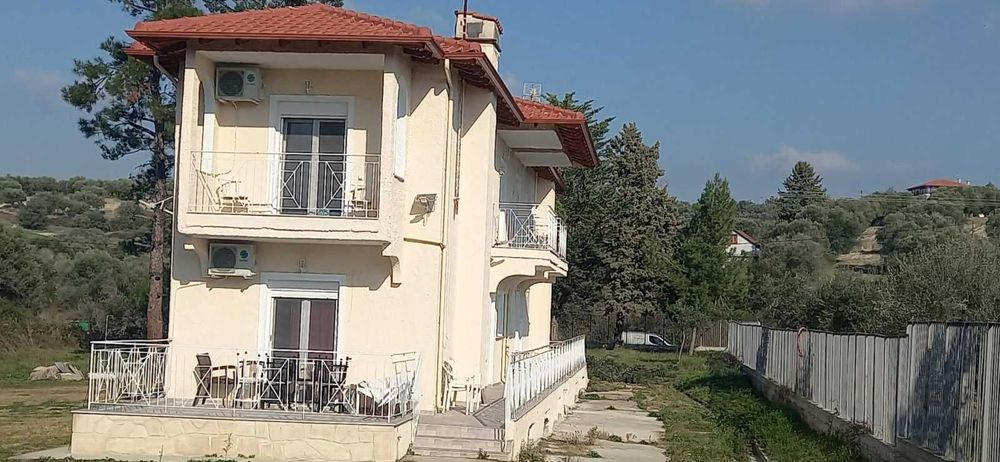 Триетажна къща в Каландра - Халкидики, Гърция