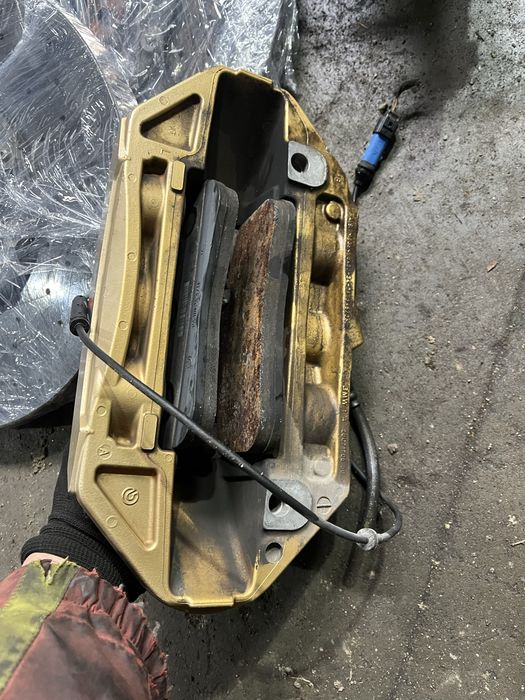 Керамични спирачки бмв М5 Ф90 ( ceramic brakes bmw M5F90 )