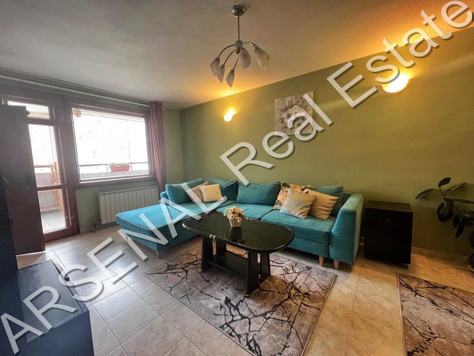 Тристаен апартамент под наем, Център