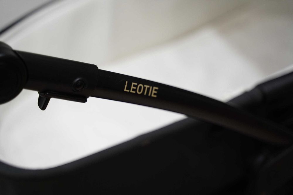 Продам детскую коляску Cybex Leotie