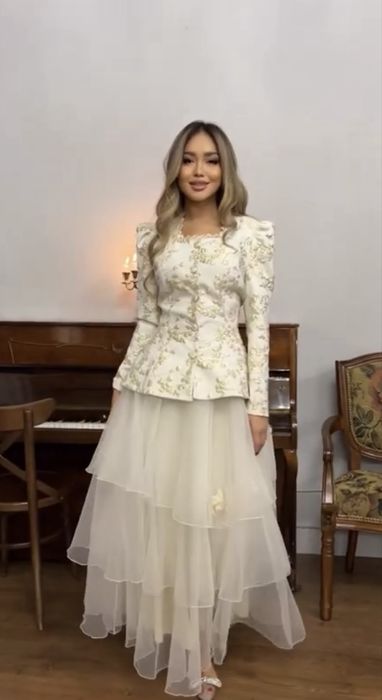 Двойка: пиджак + юбка