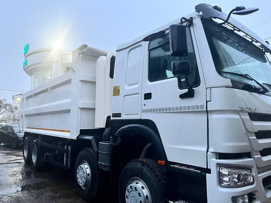 Автосамосвал Sinotruk HOWO 8х4 CNG - 31 тн