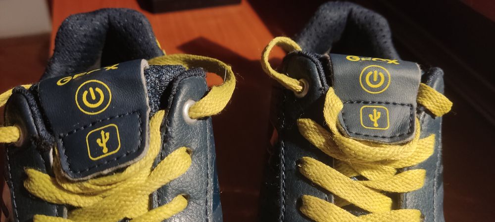 Teniși/Snickers copii Geox Respira cu luminițe și încărcare USB