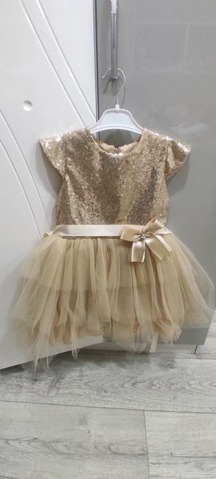 Детские платье новые