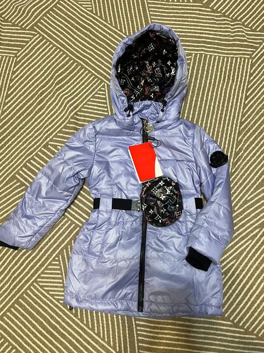 Куртки весна новые