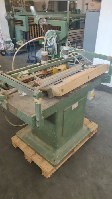 Многошпинделна пробивна машина 23 шпиндела-ITALY