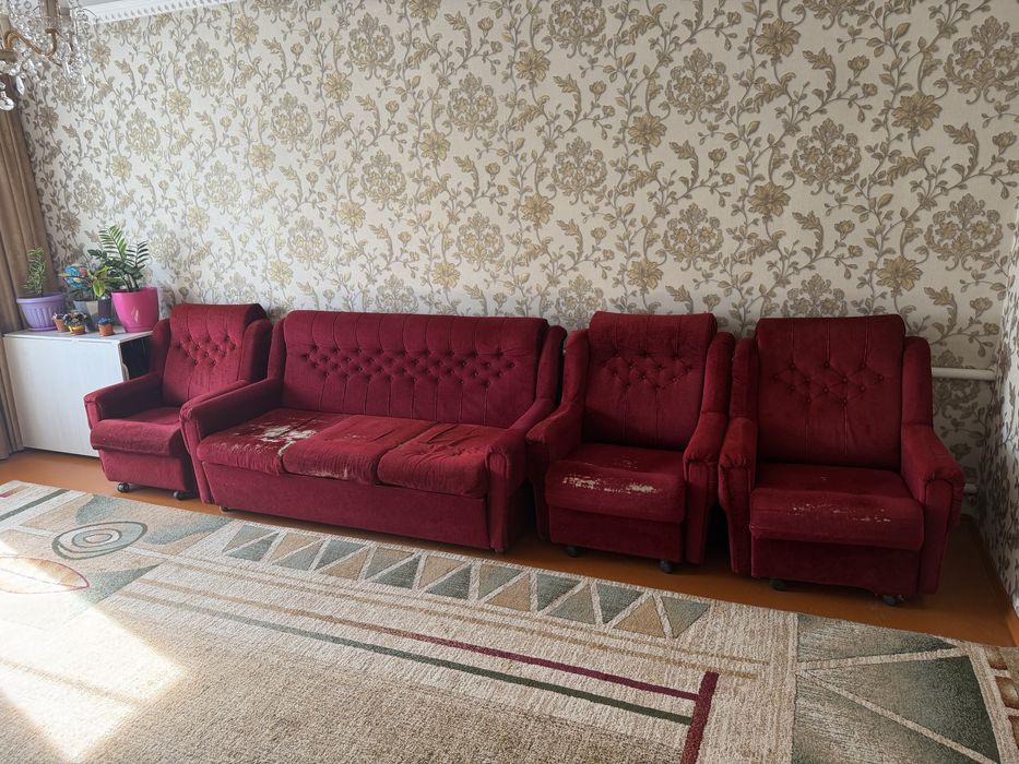 Продам диван креслами 4 метра