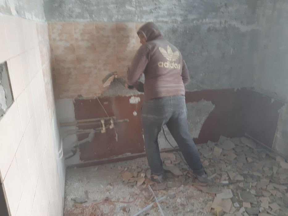 Demolari interior -exterior-decupari beton cu transport inclus