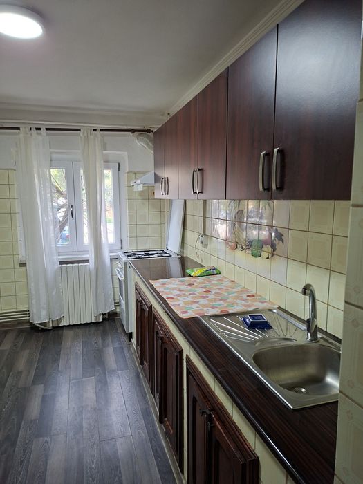 Apartament 4 camere 1 Mai parter