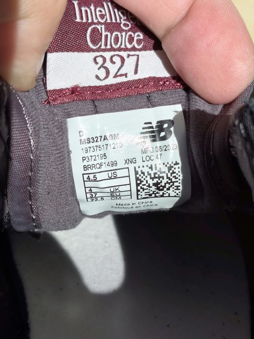 New Balance 327 sneakers culoare negru cu logo alb mărimea 37 noi originali