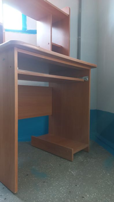 Стол компьютерный