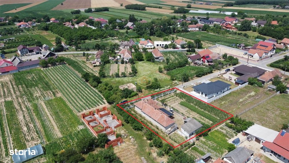 Casă spațioasă cu teren generos de 1.656 mp, în orașul Livada