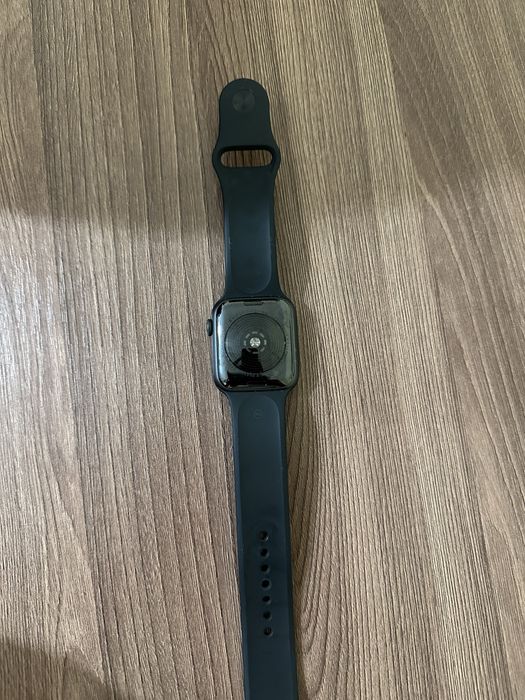 Продам Apple Watch SE 44mm