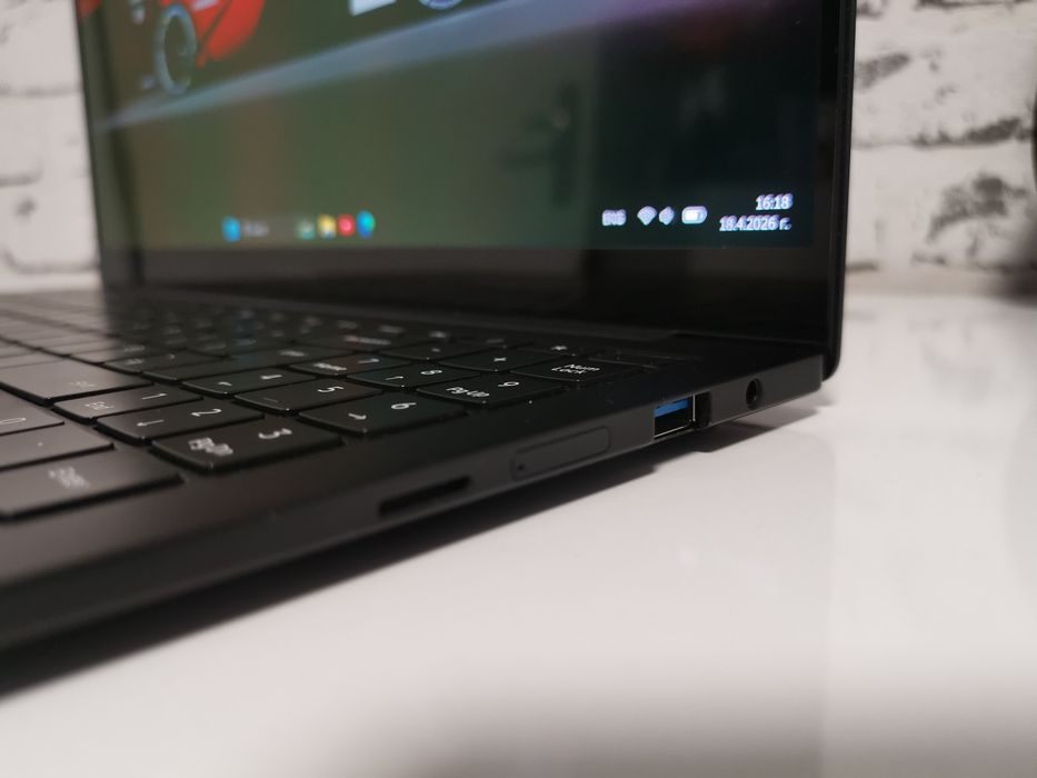 Лаптоп Samsung Galaxy Book Pro  2, 15.6"AMOLED, Intel I5 evo, 512GB NVMe, 8GB ram