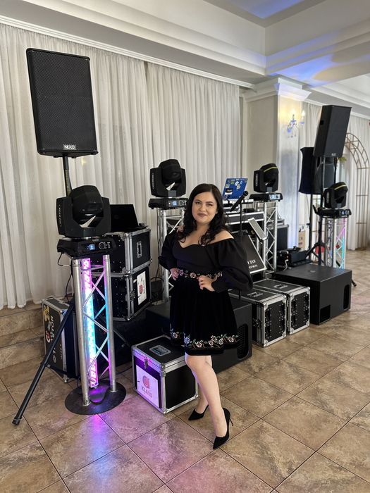 DJ / Solistă / Fum Greu
