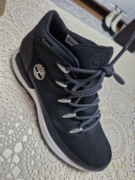 Vând pantofi de sport