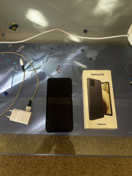 Продам телефон Samsung a12
