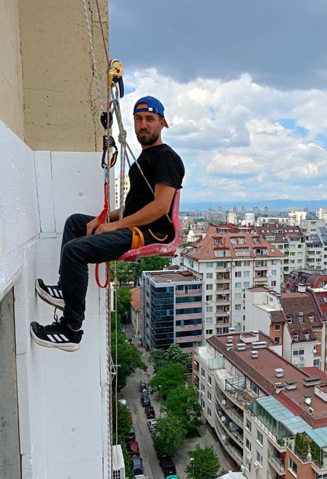 Топлоизолация от алпинисти скеле ремонт на фуги и фасади алпинист