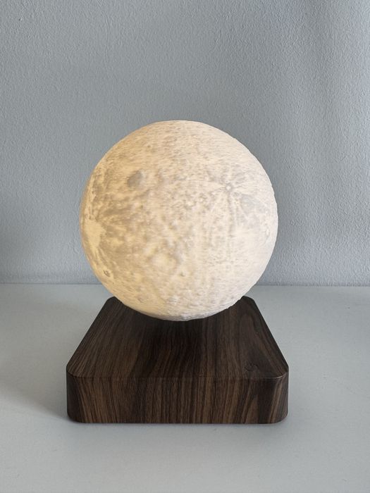 Lampă Lună cu levitație magnetică – efect WOW, stare nouă