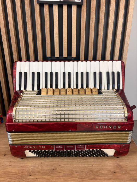 Acordeon Hohner Verdi 3M cu 120 de basi