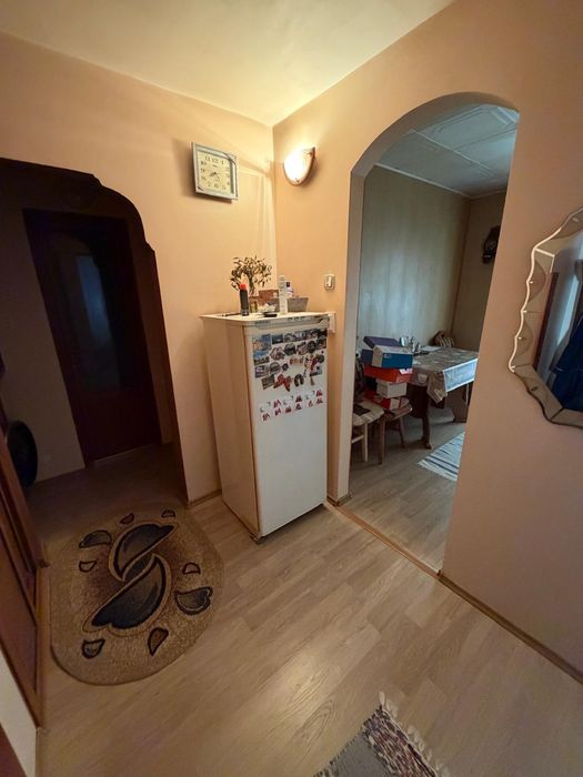 Apartament 2 camere decomandat, parter, balcon, zonă excelentă – lângă liceu și transport public