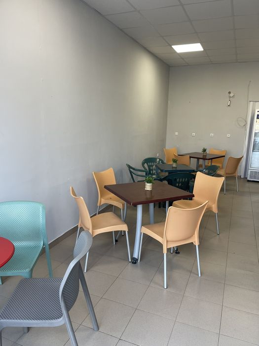 Отдава се под наем помещение гр. А-д /подходящо за магазин, офис/