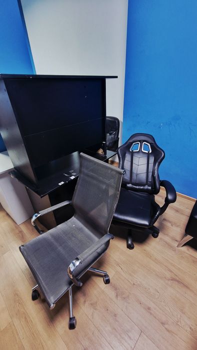 Продам столы тумбы кресла