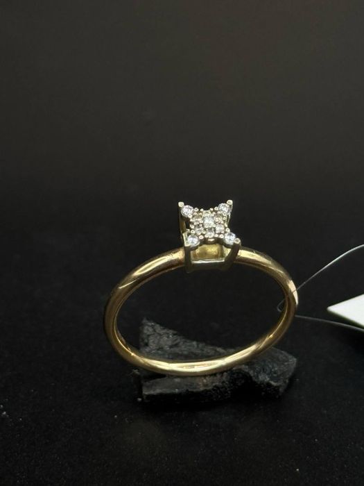 Золото 585  Кольцо Масса: 0.9