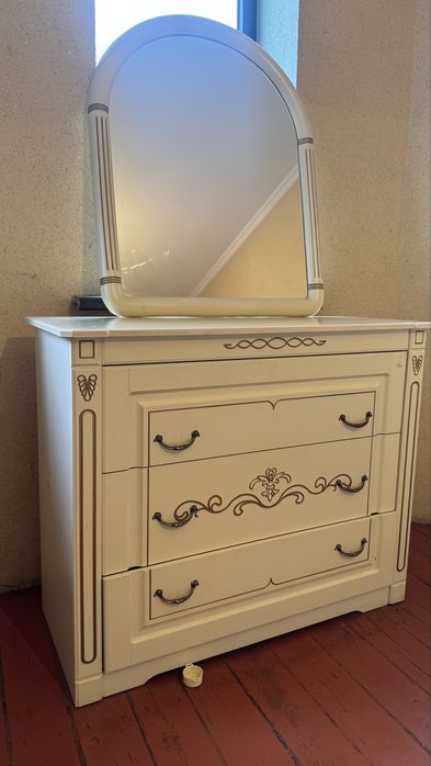 Спальный гарнитур