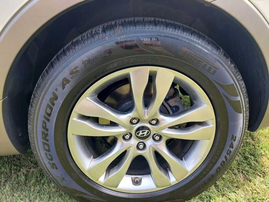 2012 Hyundai Veracruz Limited един собственик - 51, 000 километра.