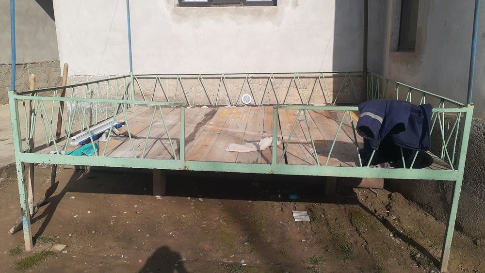 Кравать железный