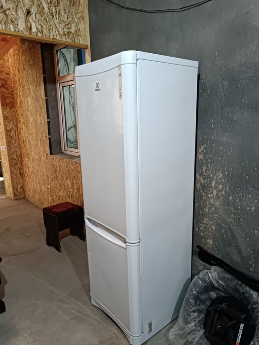 Muzlatgich indesit