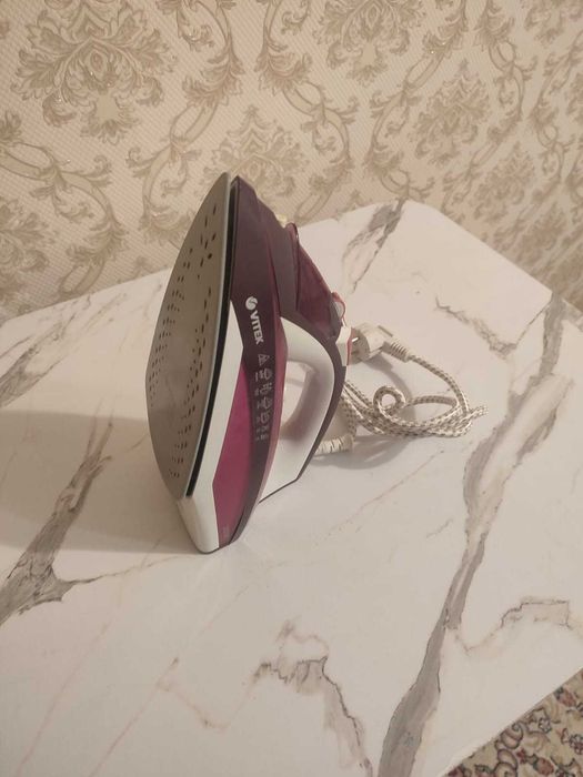 Продам утюг Vitek