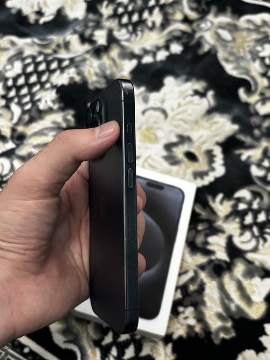 iPhone 15 pro blue