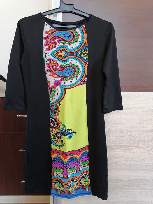 Красиви цветни рокли